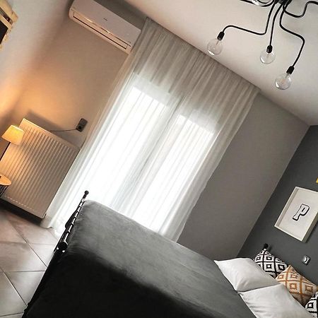 48 Downtown Lofts Apartment Néa Péramos Bagian luar foto