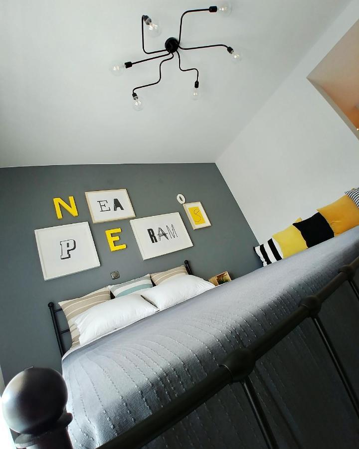 48 Downtown Lofts Apartment Néa Péramos Bagian luar foto