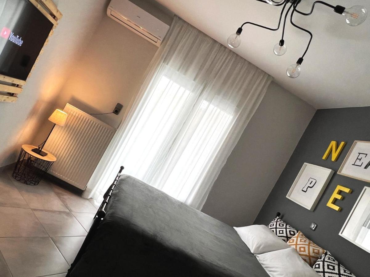 48 Downtown Lofts Apartment Néa Péramos Bagian luar foto